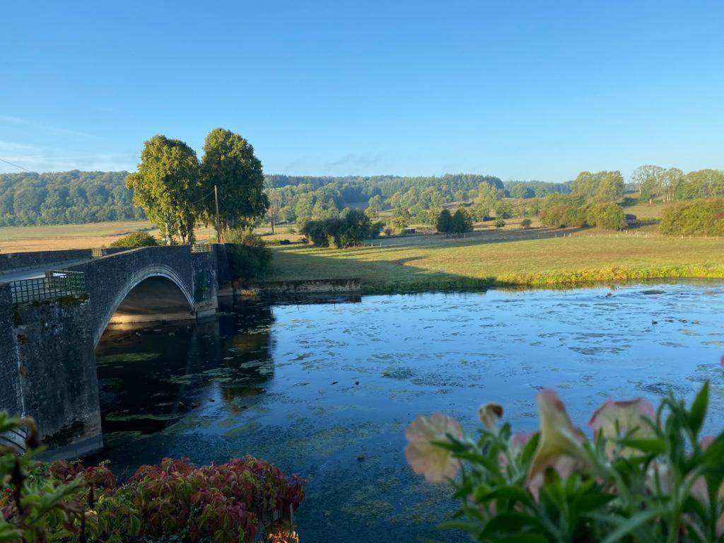 La Maison Blanche de Martué Florenville Esterno foto